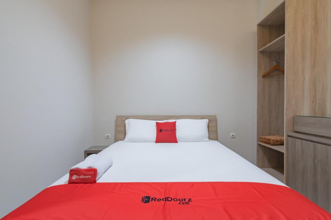 Reddoorz Plus @ Cirebon City Center Extérieur photo